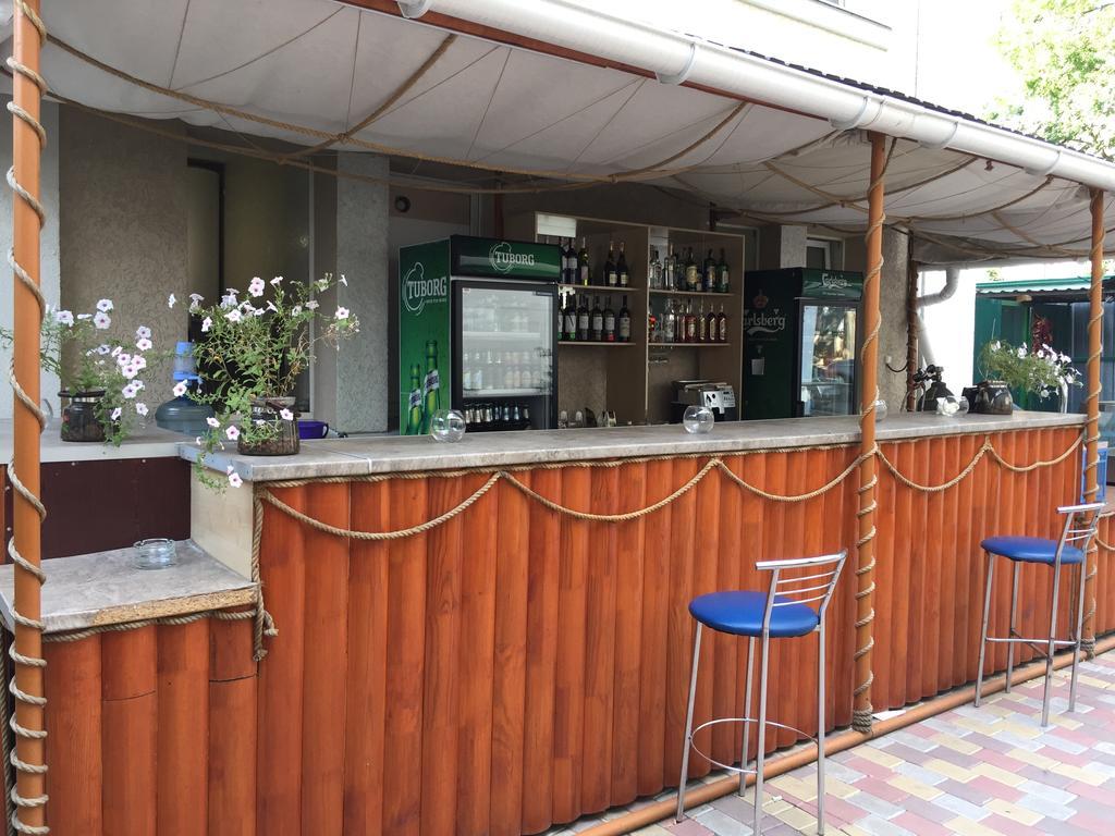 Karavella Hotel Mykolaiv Eksteriør billede